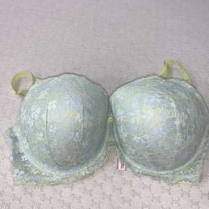 Victoria’s Secret bra 36DD
